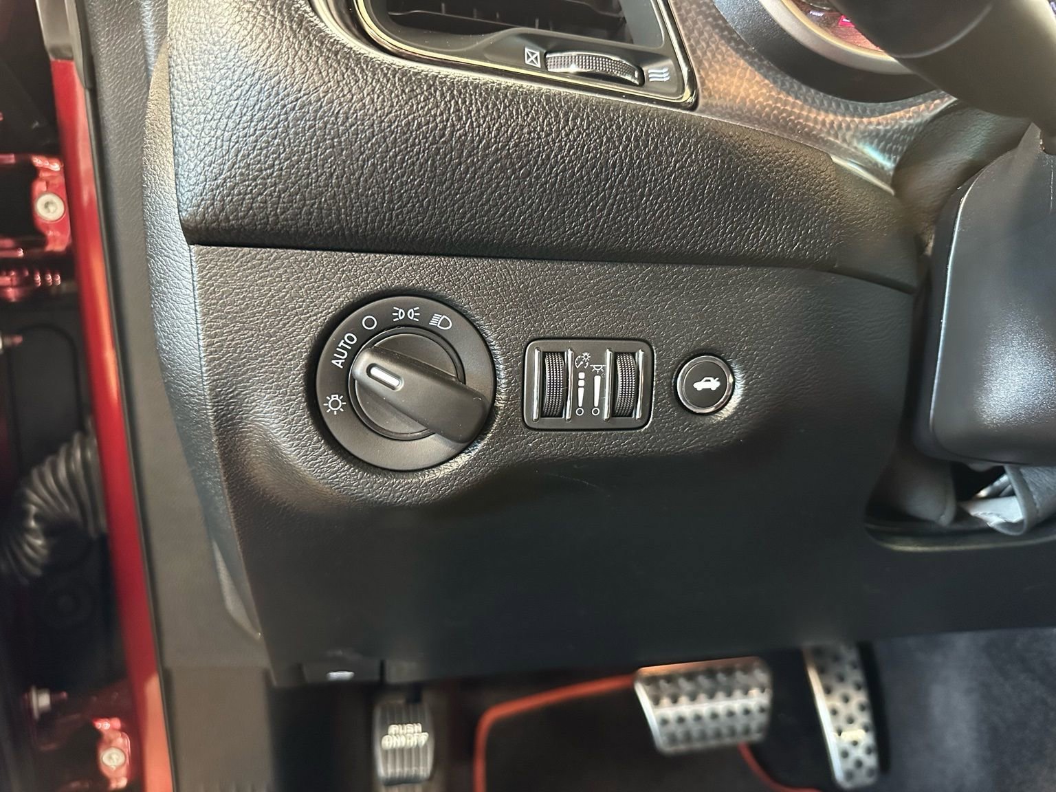 Used 2018 Dodge Challenger SRT Hellcat image 28