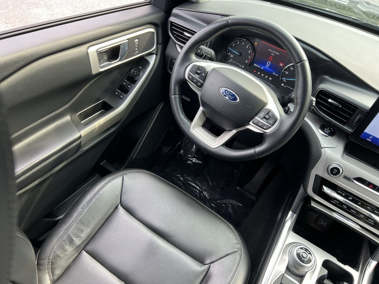 Used 2020 Ford Explorer XLT w/ Equipment Group 202A AWD/4WD image 16