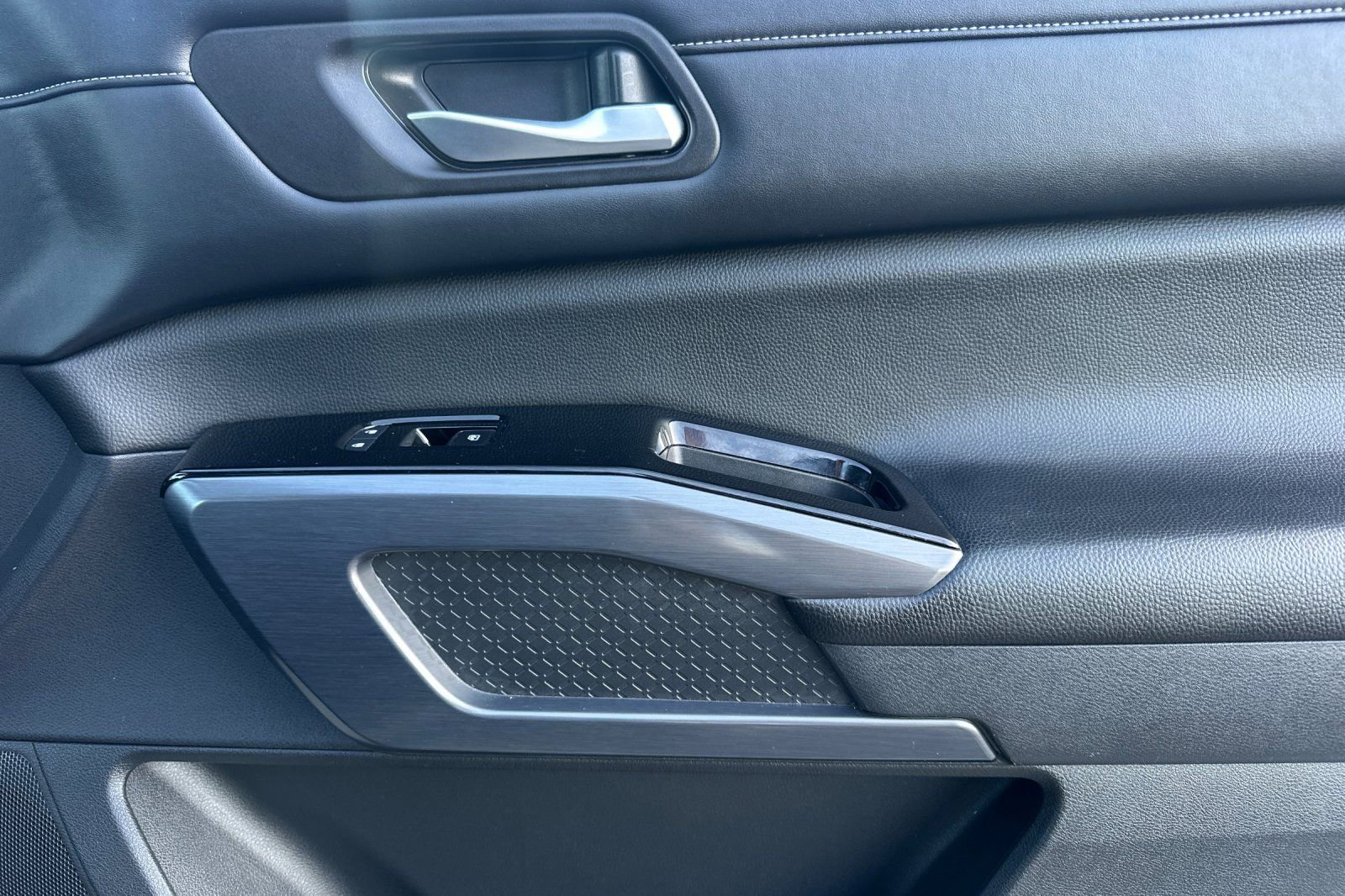 Used 2022 Nissan Pathfinder SL w/ SL Black Package image 22