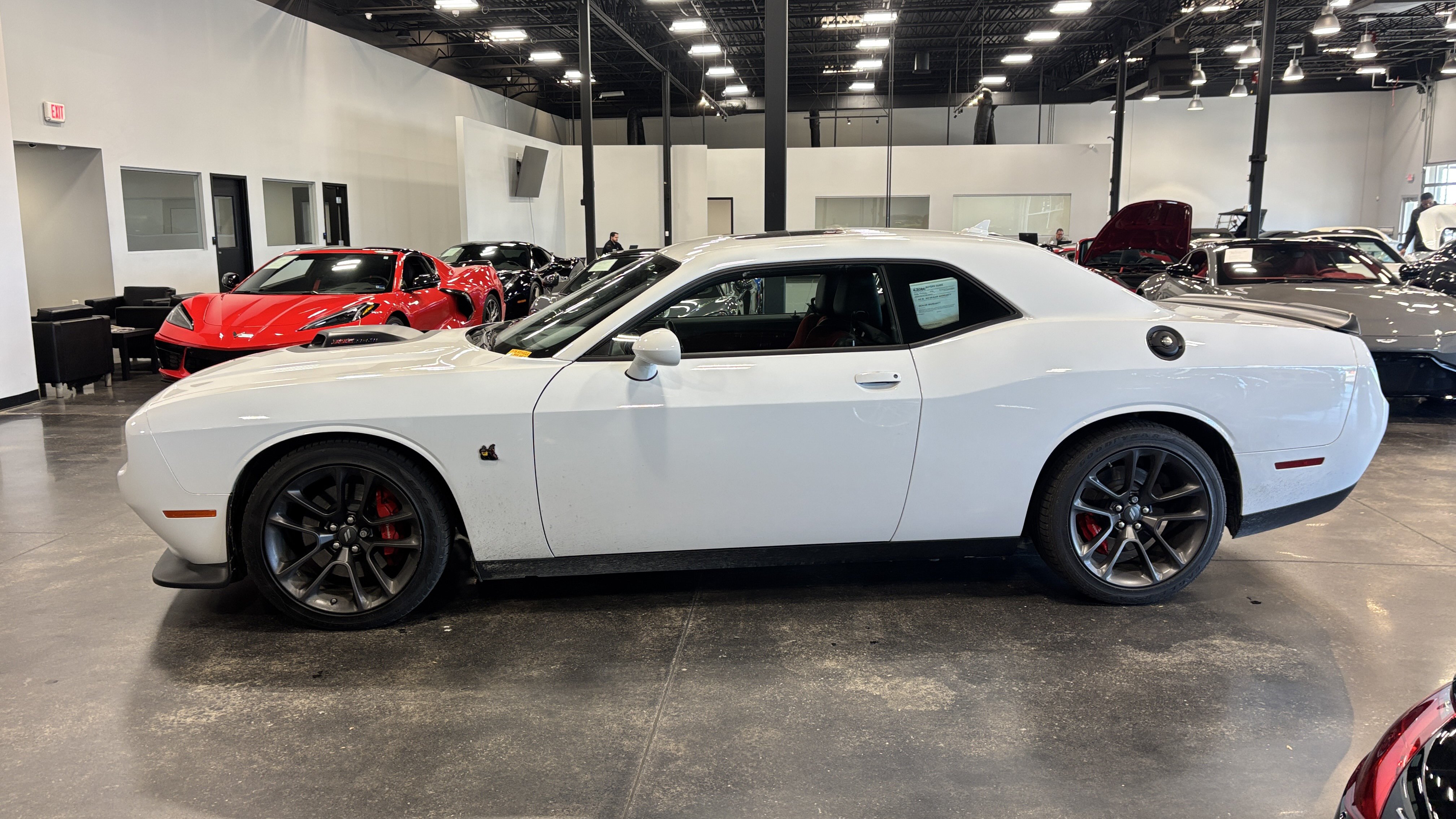 Used 2022 Dodge Challenger R/T Scat Pack w/ Shaker Package RWD image 4