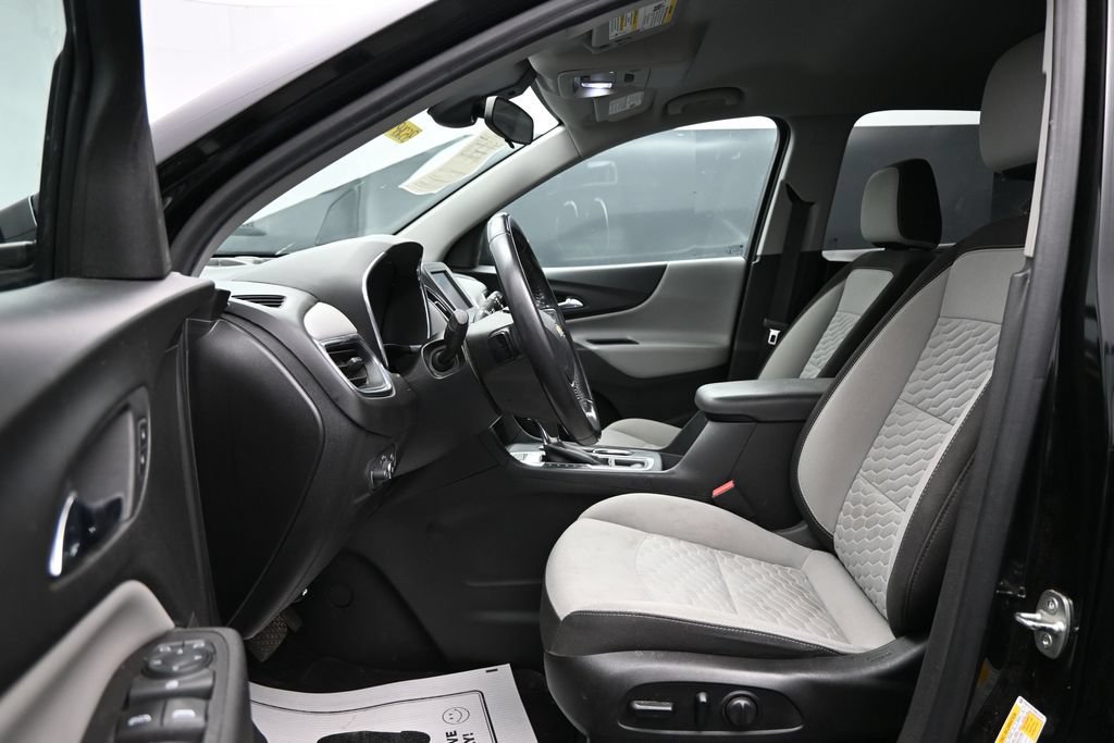 Used 2021 Chevrolet Equinox LT w/ Driver Convenience Package AWD/4WD image 9