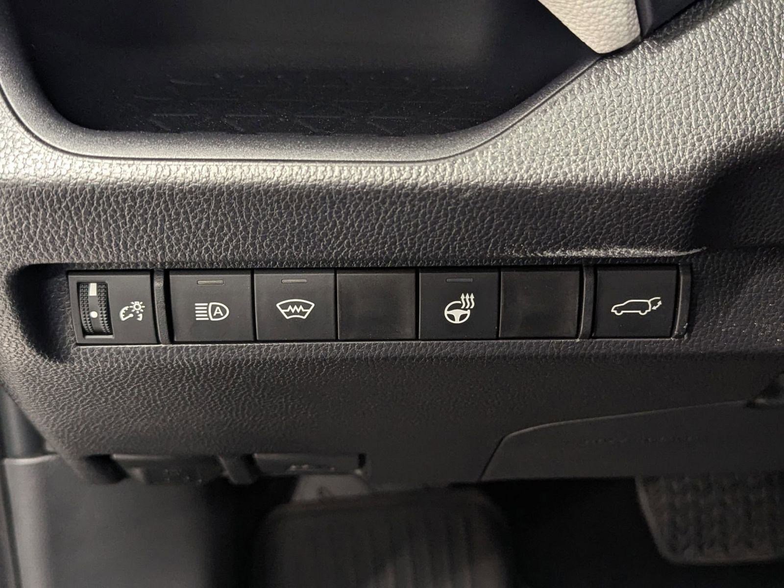 New 2025 Toyota RAV4 XLE image 15