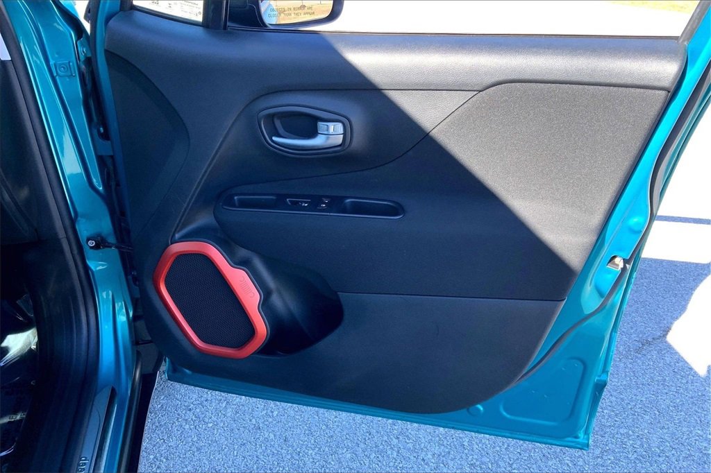 Used 2019 Jeep Renegade Sport image 23