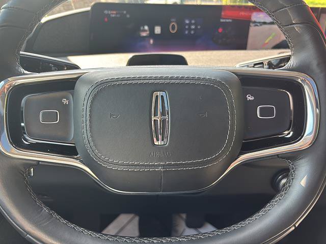 Used 2025 Lincoln Navigator L Reserve AWD/4WD image 25