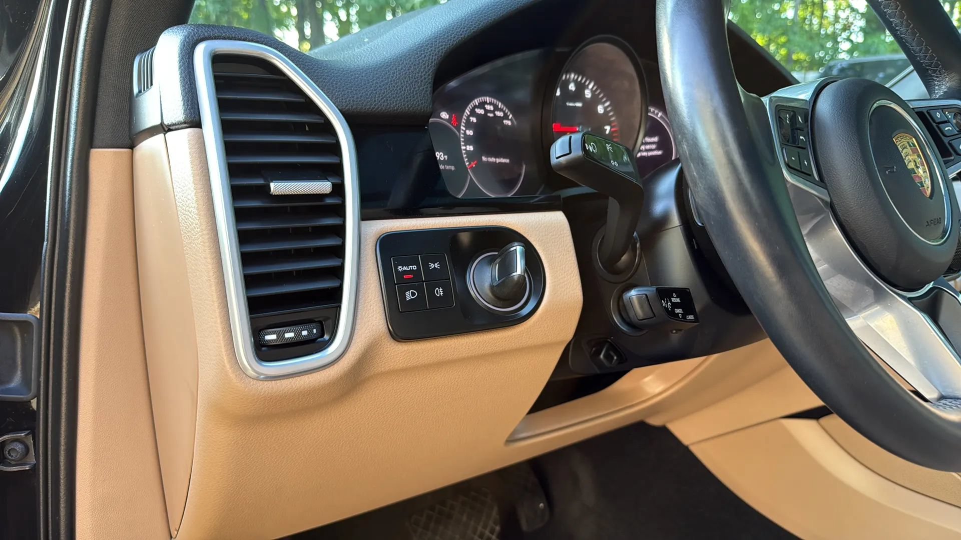 Used 2023 Porsche Cayenne Platinum Edition AWD/4WD image 43