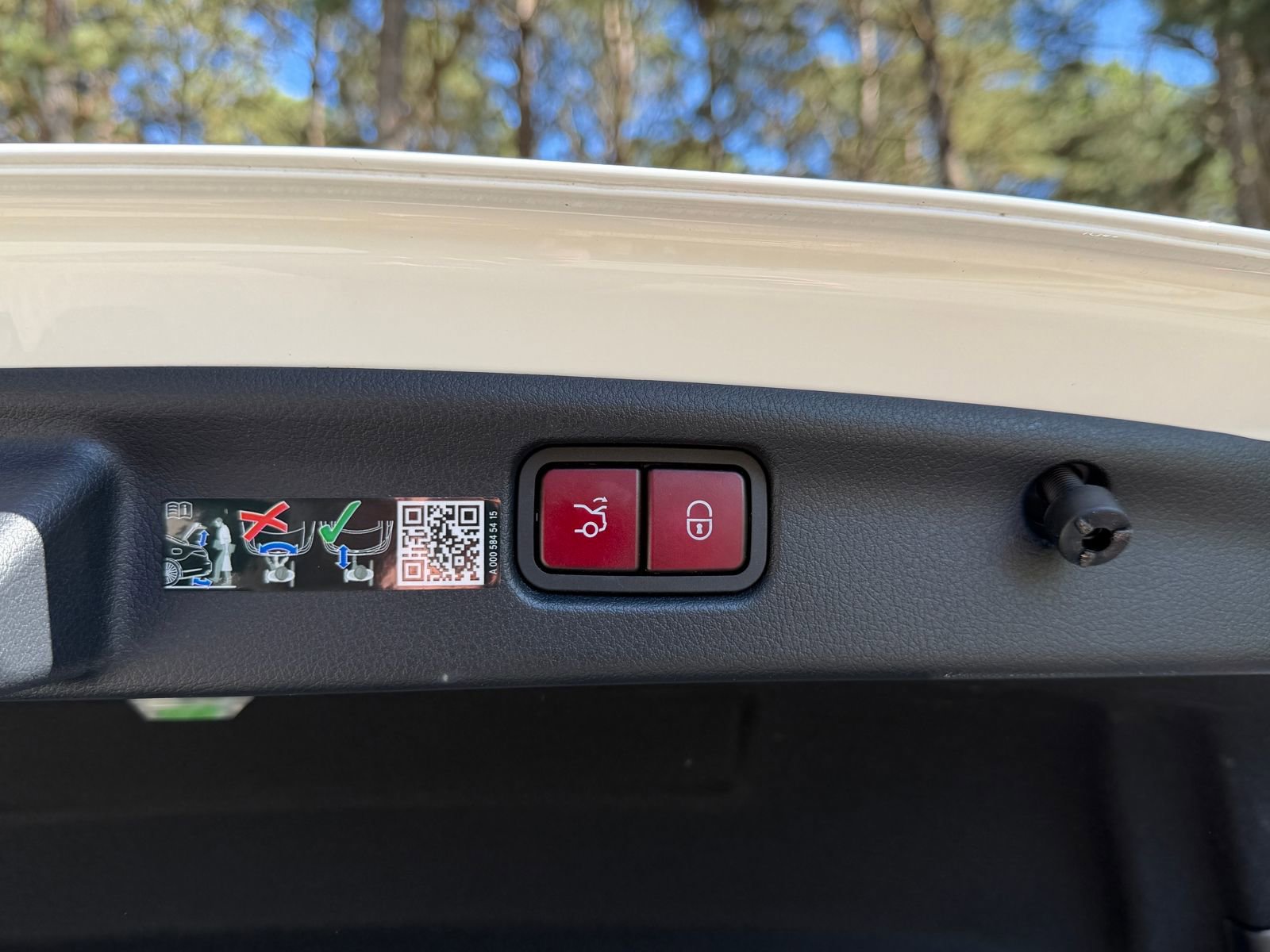 Certified 2022 Mercedes-Benz C 300 Sedan image 17