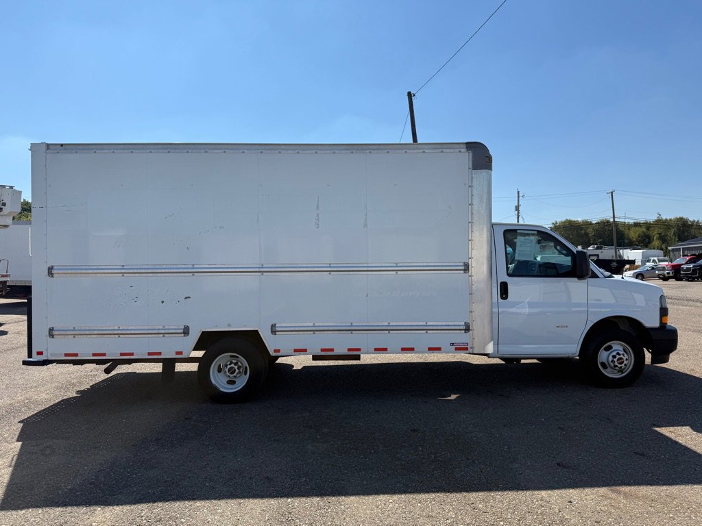 Used 2021 GMC Savana 3500 Extended w/ Power Convenience Package image 5