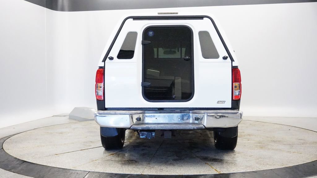 Used 2012 Nissan Frontier SL w/ Moonroof Pkg image 4