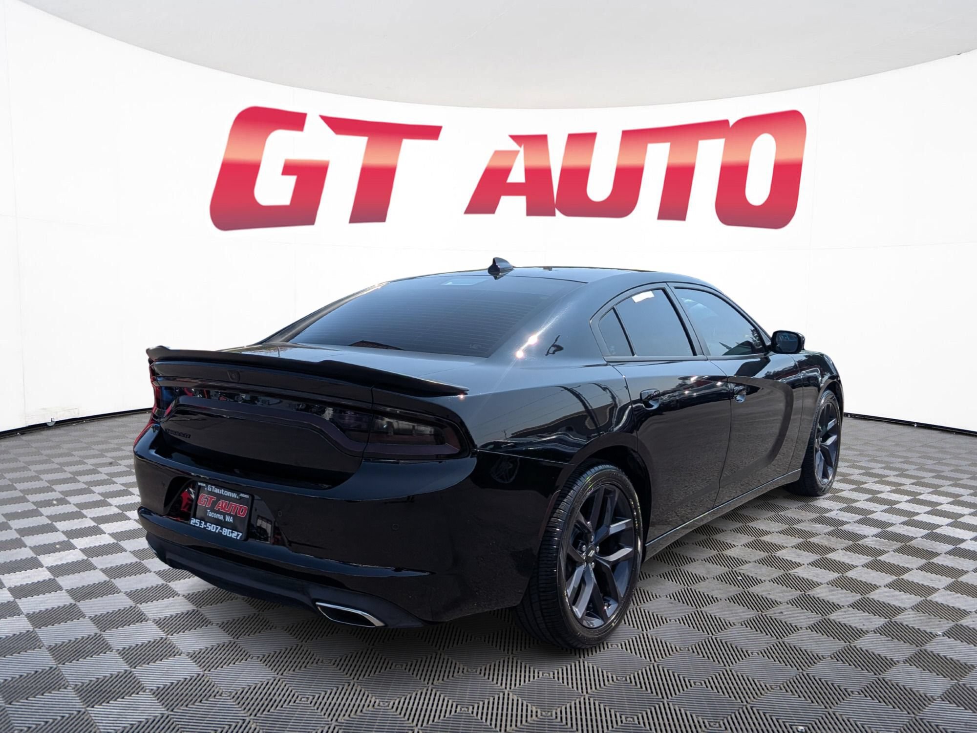 Used 2023 Dodge Charger SXT w/ Blacktop Package RWD image 4