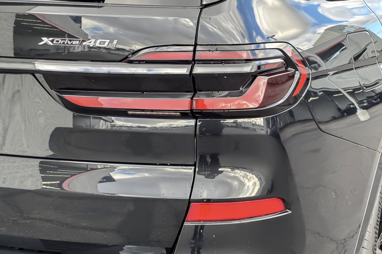 Used 2024 BMW X7 xDrive40i w/ M Sport Package image 28