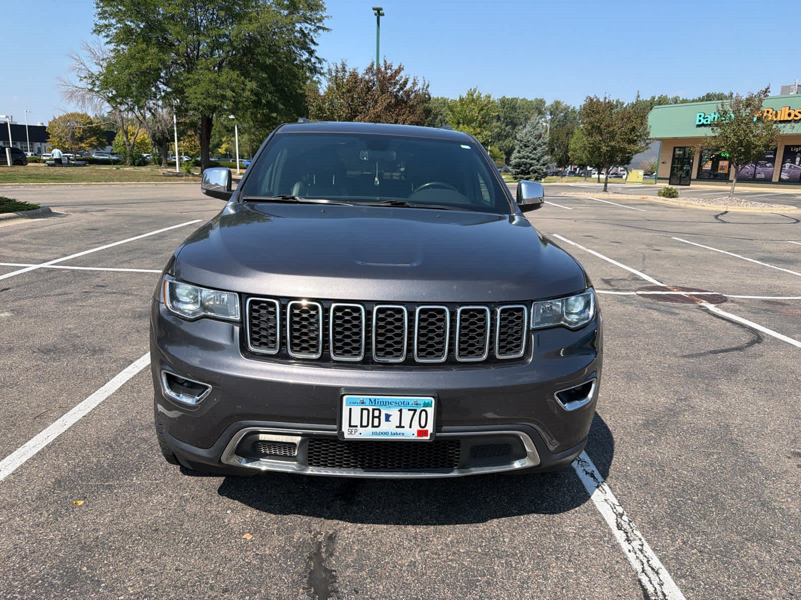 Used 2021 Jeep Grand Cherokee Limited AWD/4WD image 3