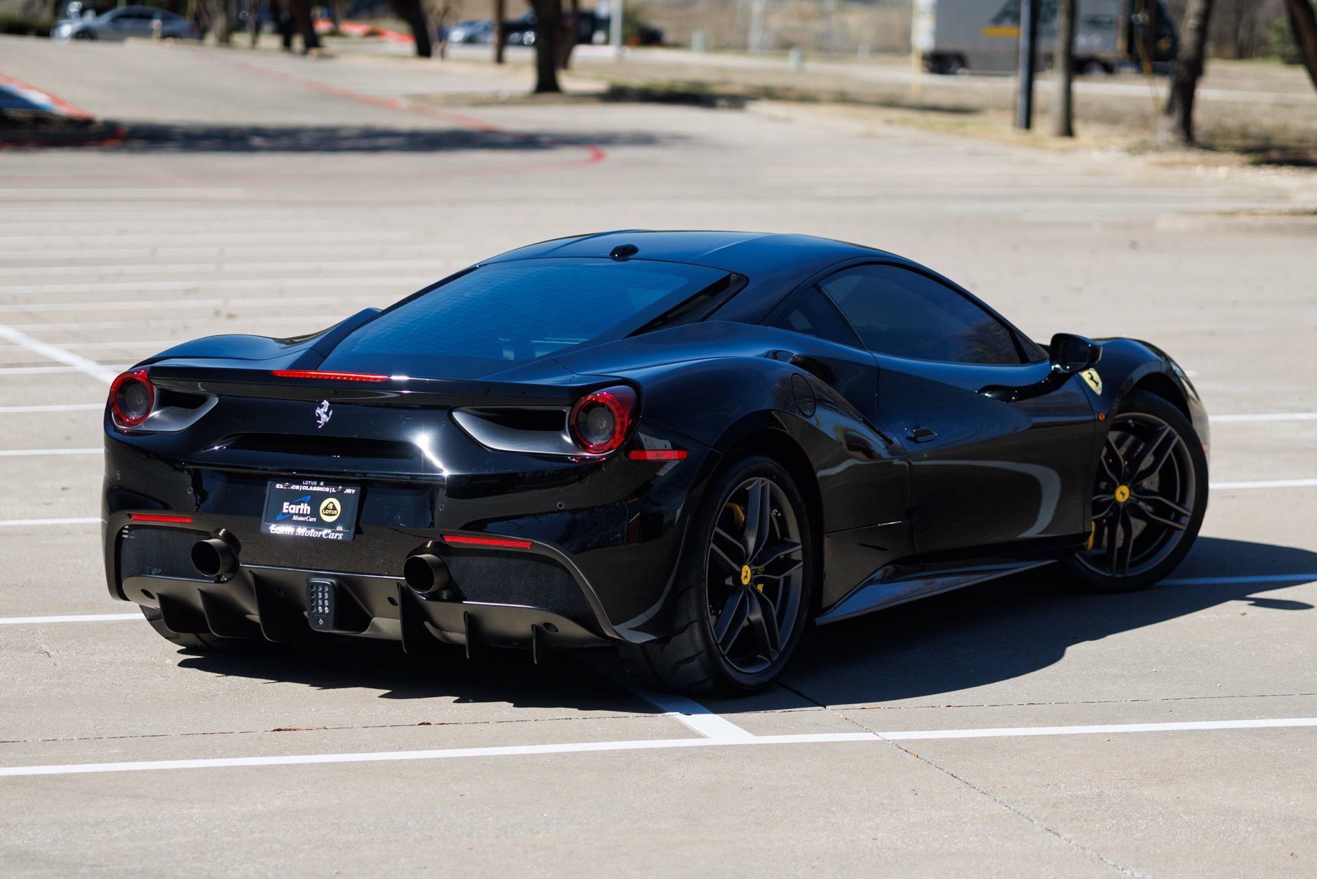 Used 2017 Ferrari 488 GTB image 8