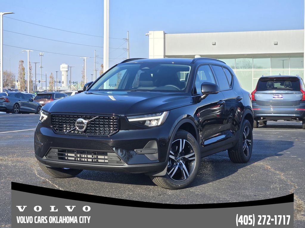 Used 2026 Volvo XC40 B4 Core w/ Protection Package Premier FWD video 1