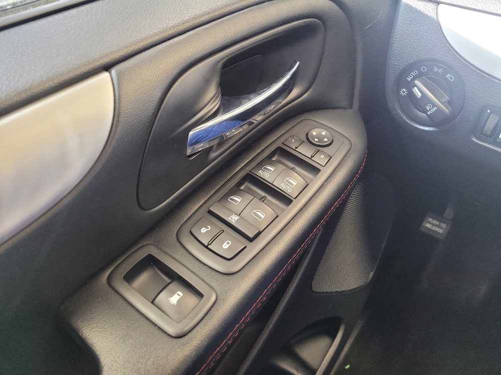 Used 2016 Dodge Grand Caravan R/T w/ Safety Sphere Group FWD image 27
