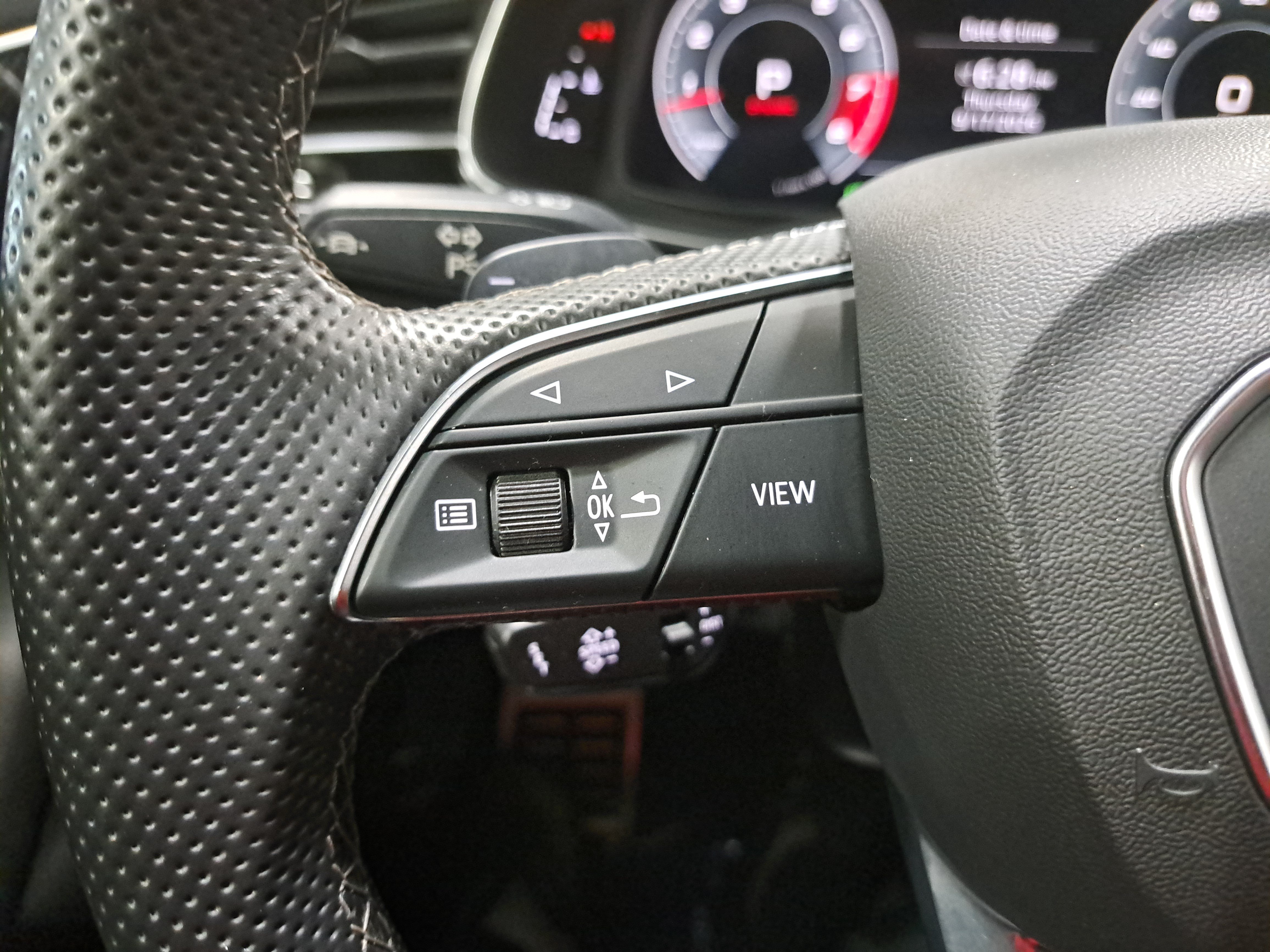 Used 2021 Audi SQ7 Premium Plus w/ Driver Assistance Package AWD/4WD image 17