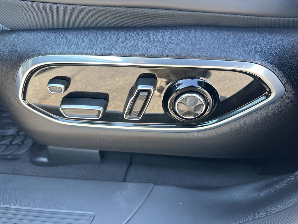 Used 2024 Jeep Wagoneer Launch Edition image 10