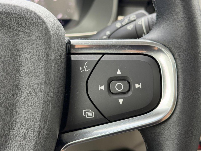 Certified 2023 Volvo XC40 B5 Ultimate w/ Protection Package Premier AWD/4WD image 19
