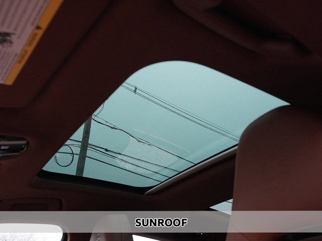 Used 2023 Porsche Panamera 4 Platinum Edition image 4