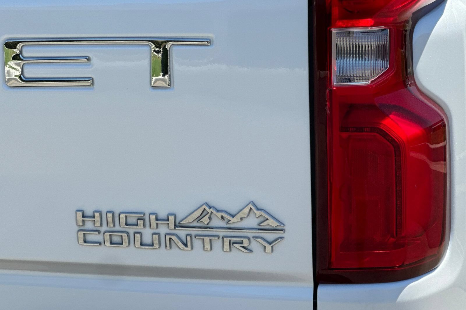 Certified 2023 Chevrolet Silverado 2500 High Country w/ Z71 Off-Road Package AWD/4WD image 28