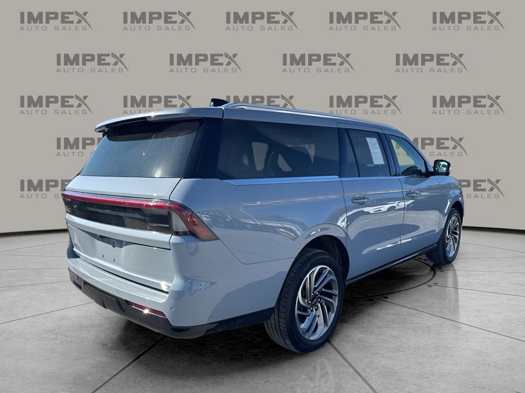 Used 2025 Lincoln Navigator L Reserve image 5