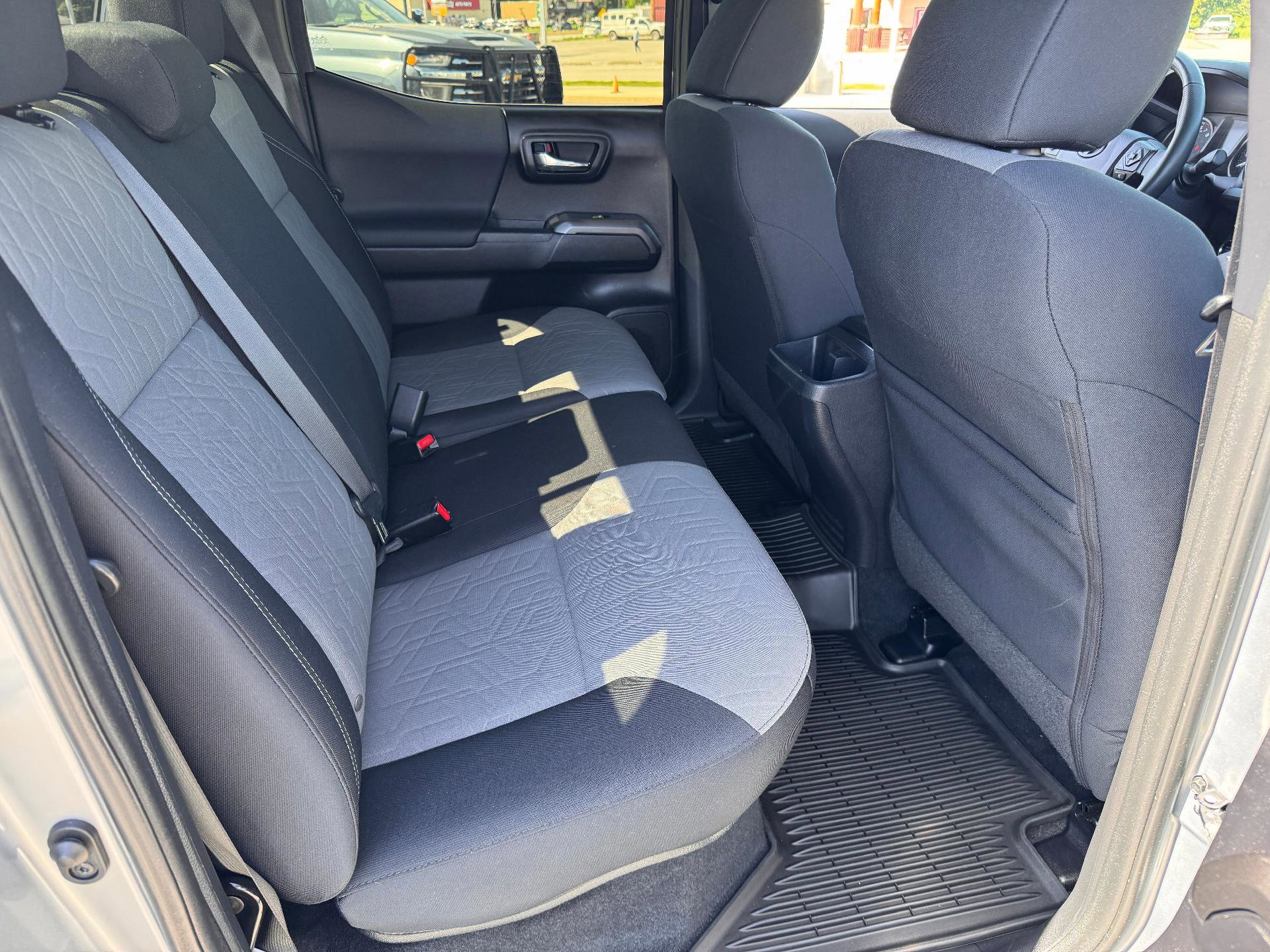 Used 2020 Toyota Tacoma TRD Off-Road AWD/4WD image 19