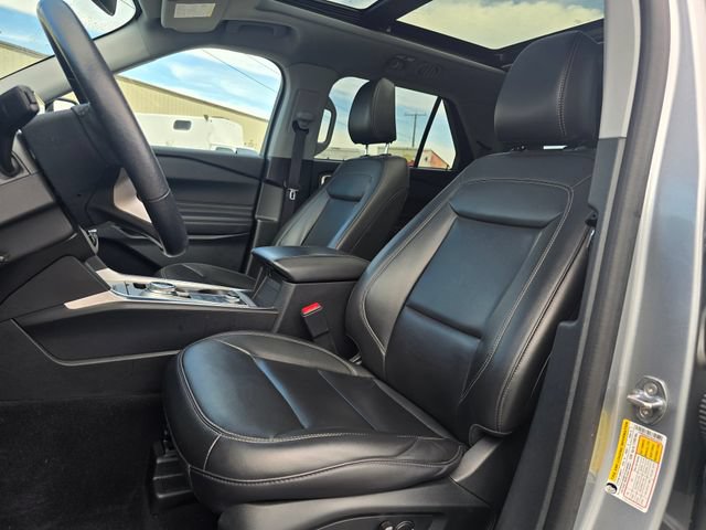 Used 2024 Ford Explorer XLT w/ Equipment Group 202A AWD/4WD image 11
