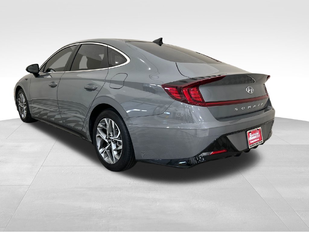 Used 2022 Hyundai Sonata SEL w/ Convenience Package FWD image 3