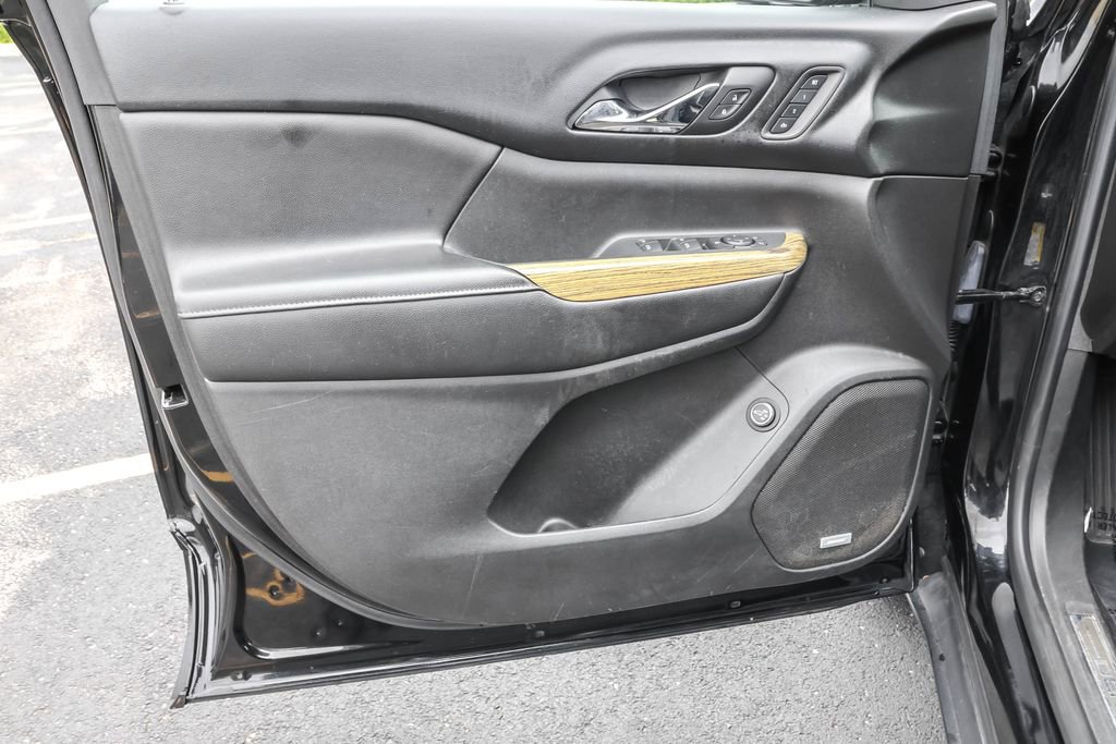 Used 2017 GMC Acadia Denali w/ Technology Package AWD/4WD image 31