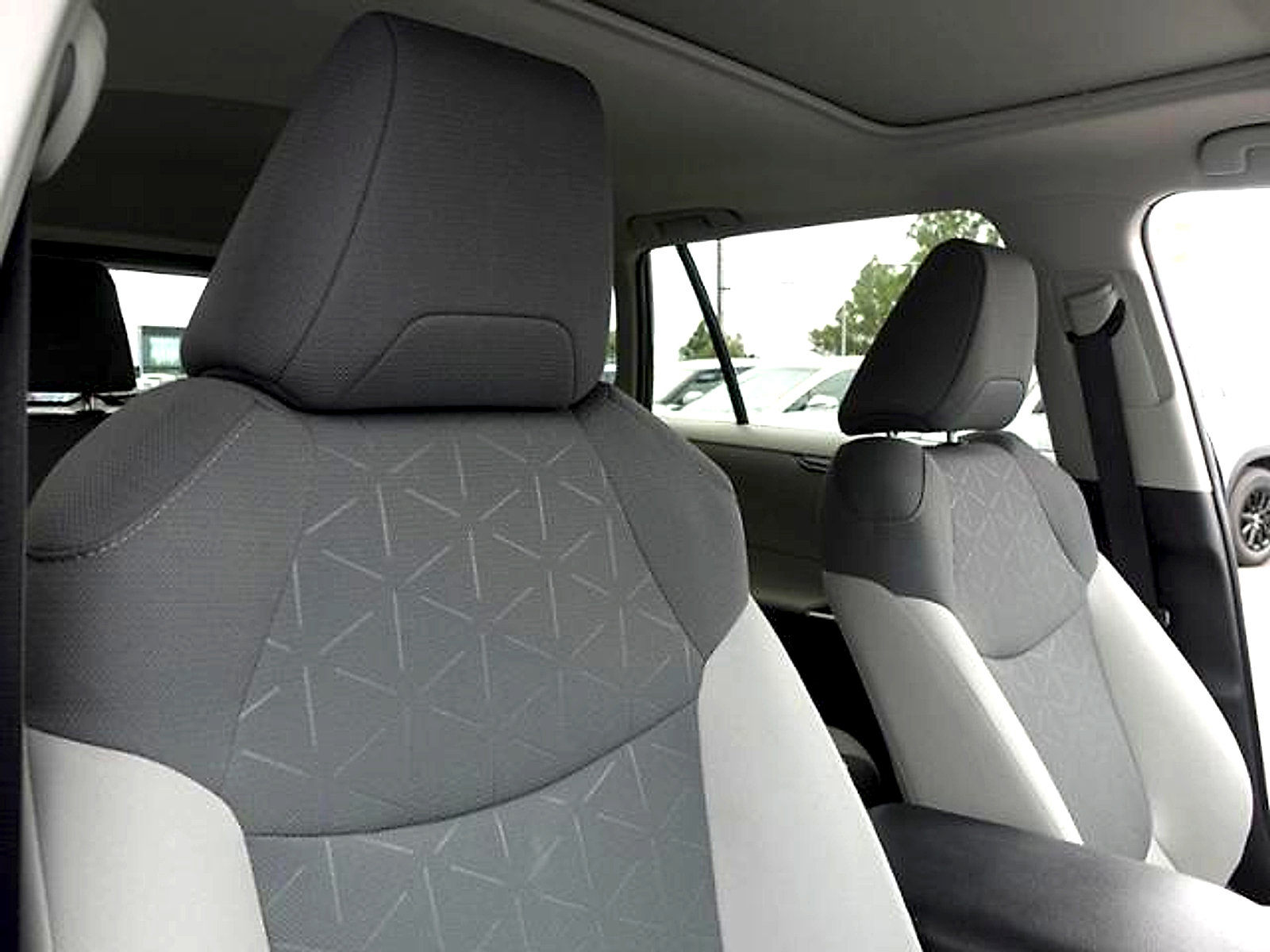 Certified 2021 Toyota RAV4 XLE w/ Convenience Package AWD/4WD image 16