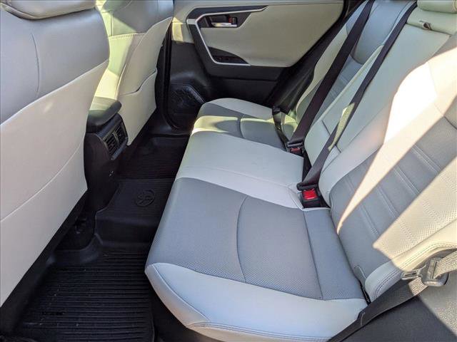Used 2022 Toyota RAV4 Limited image 17