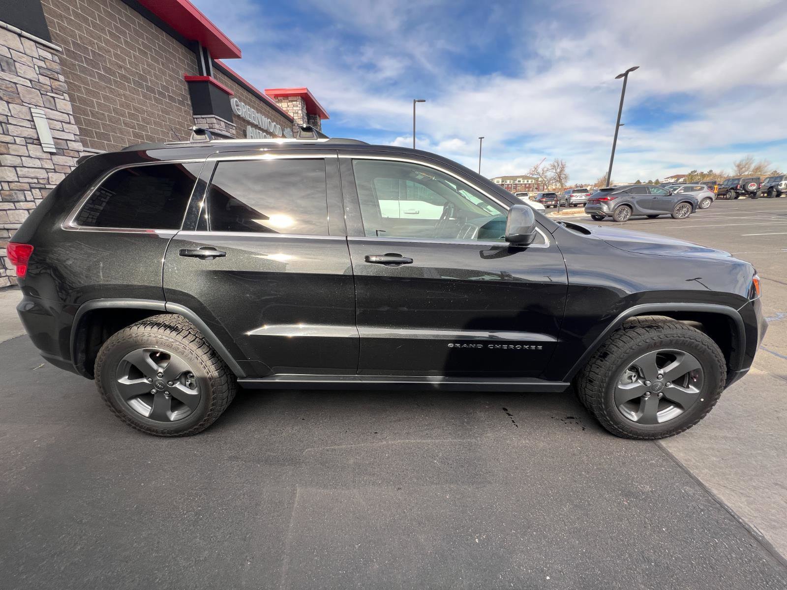 Used 2013 Jeep Grand Cherokee Trailhawk image 2