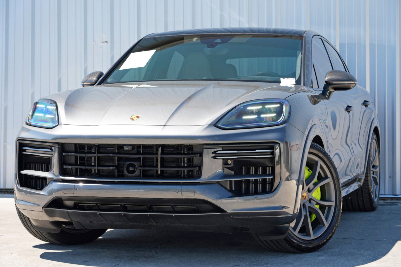 Used 2024 Porsche Cayenne Turbo AWD/4WD image 3