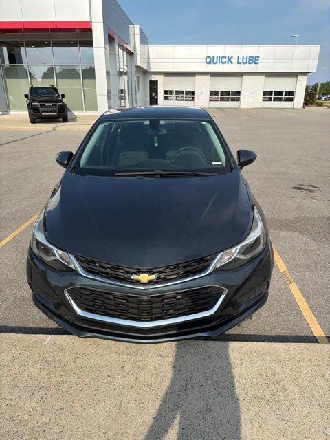 Used 2017 Chevrolet Cruze LT FWD image 2