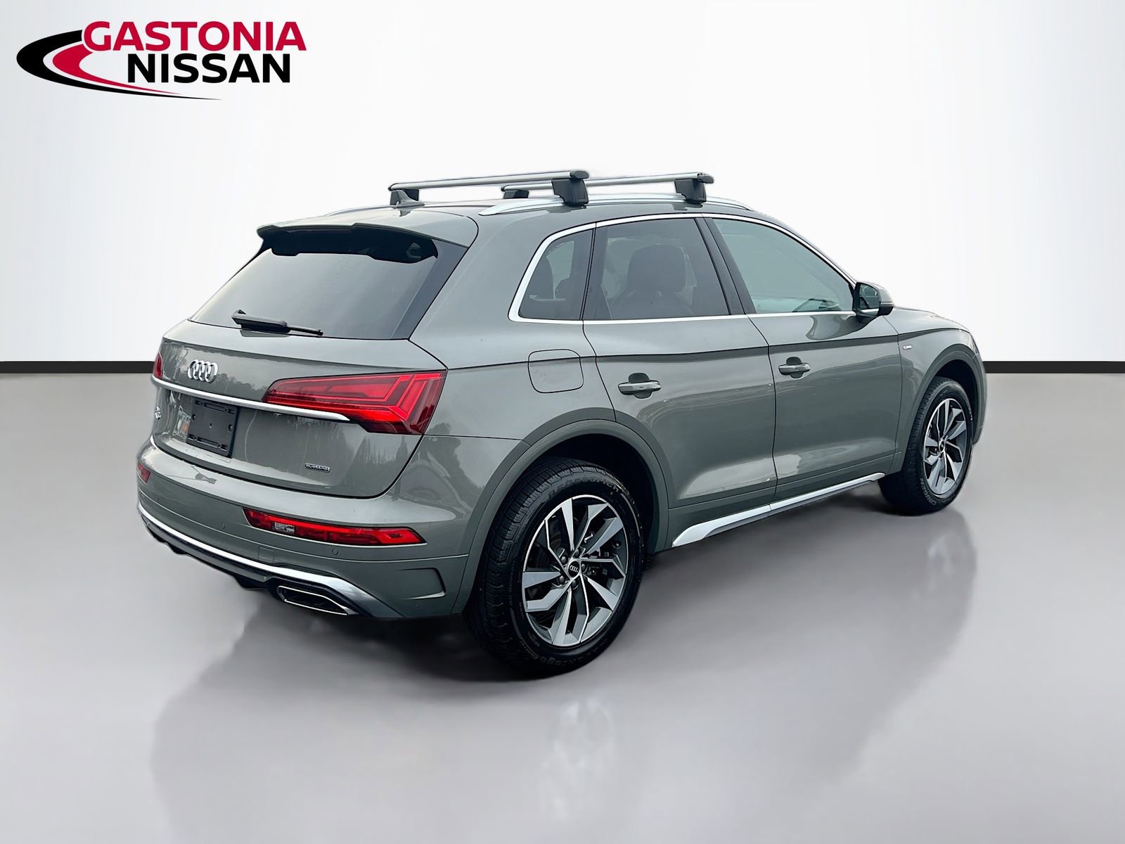 Used 2023 Audi Q5 2.0T Premium w/ Convenience Package image 9