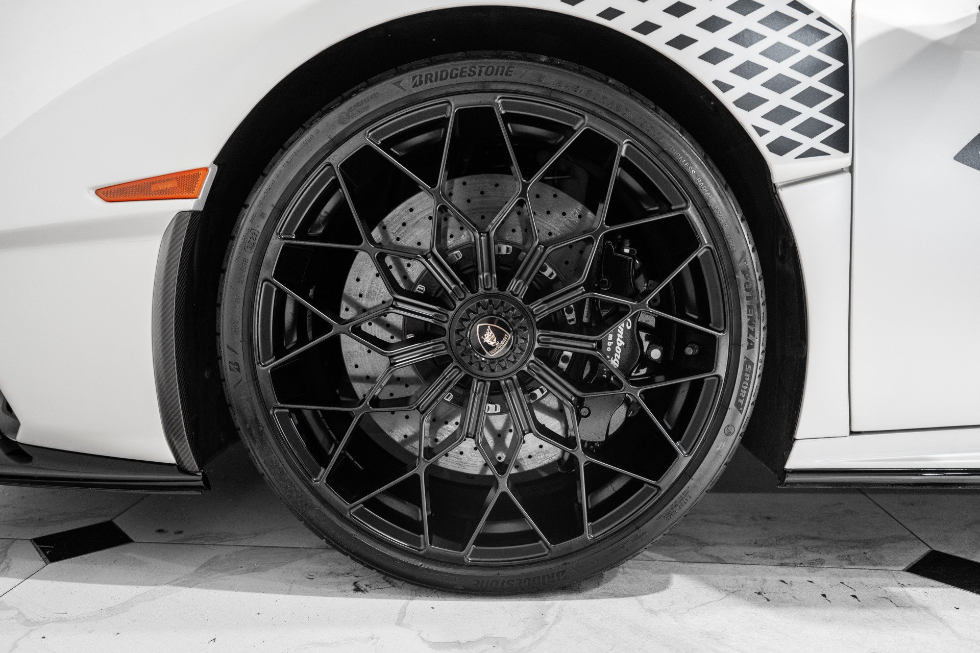 Used 2023 Lamborghini Huracan STO RWD image 13