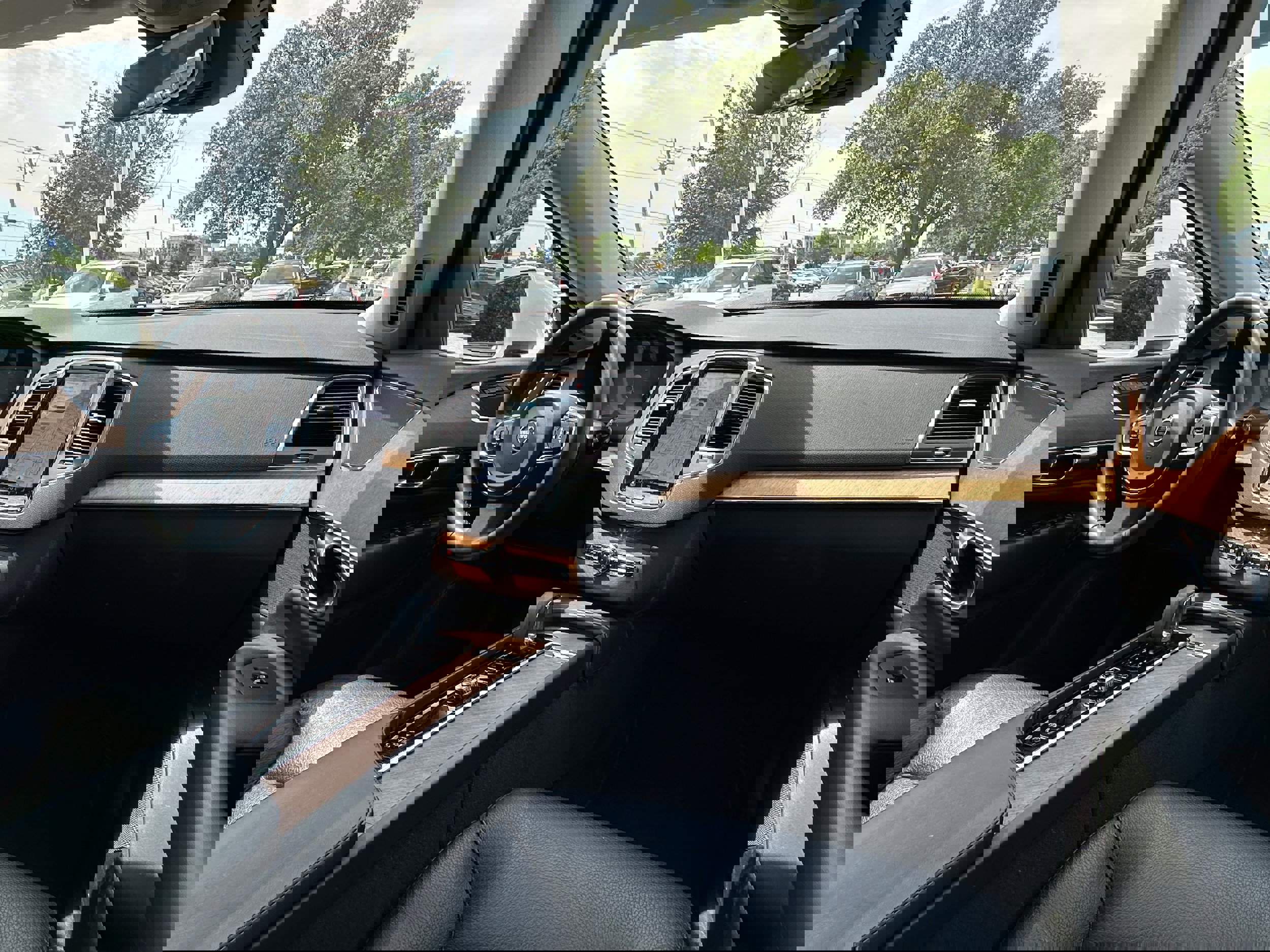 Certified 2023 Volvo XC90 T8 Core image 13