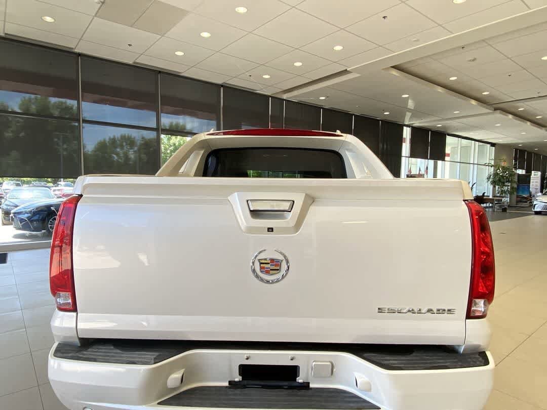Used 2011 Cadillac Escalade EXT Luxury AWD/4WD image 26