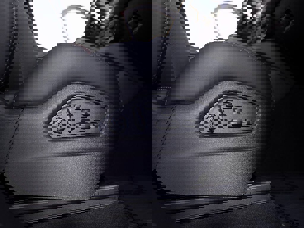 New 2026 Porsche Cayenne GTS image 35