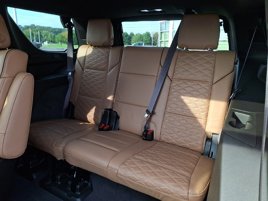 Certified 2021 Cadillac Escalade Premium Luxury w/ Performance Package AWD/4WD image 12