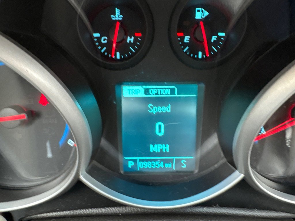 Used 2014 Chevrolet Cruze LS image 10