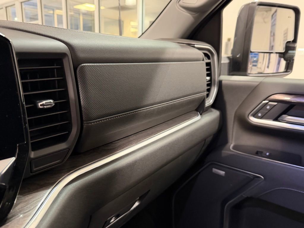 Used 2026 Chevrolet Silverado 2500 LTZ w/ LTZ Premium Package image 25