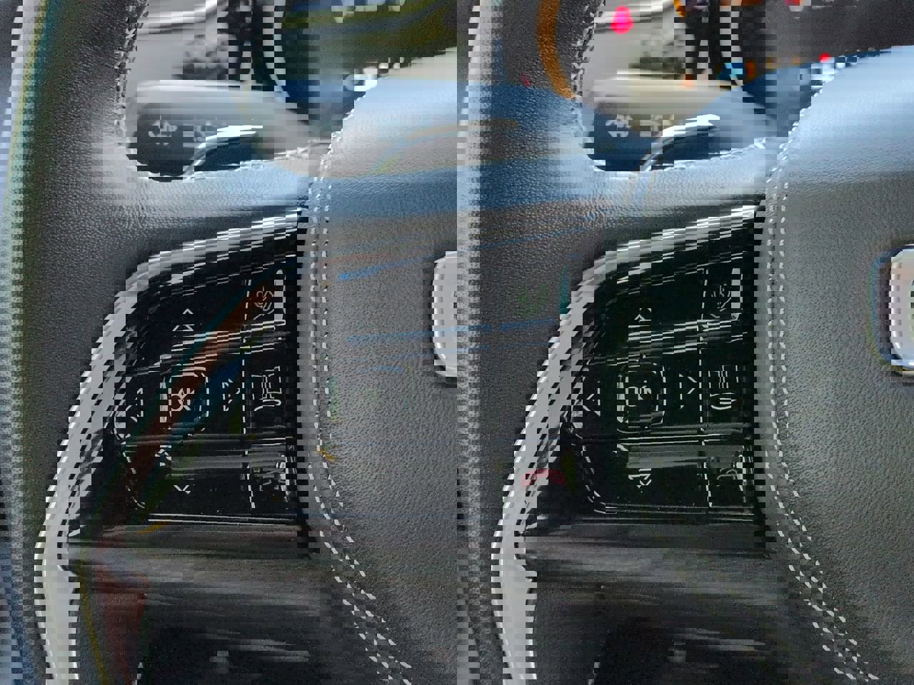 Certified 2022 Jeep Grand Cherokee Overland image 24