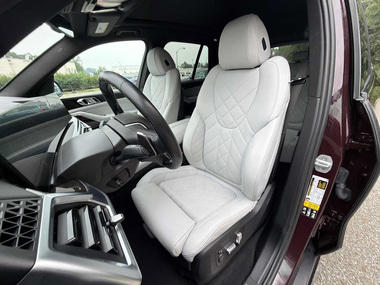 Used 2024 BMW X5 xDrive40i w/ Premium Package AWD/4WD image 11