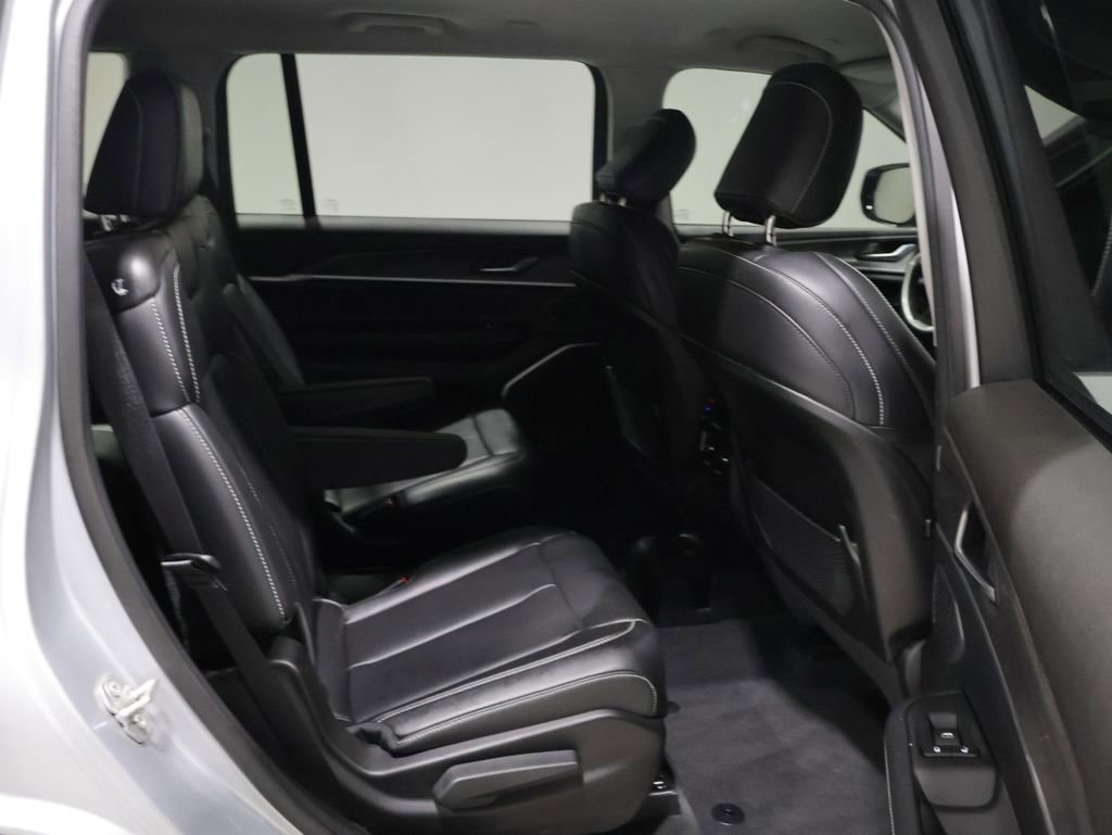 Used 2023 Jeep Grand Cherokee L Limited AWD/4WD image 21