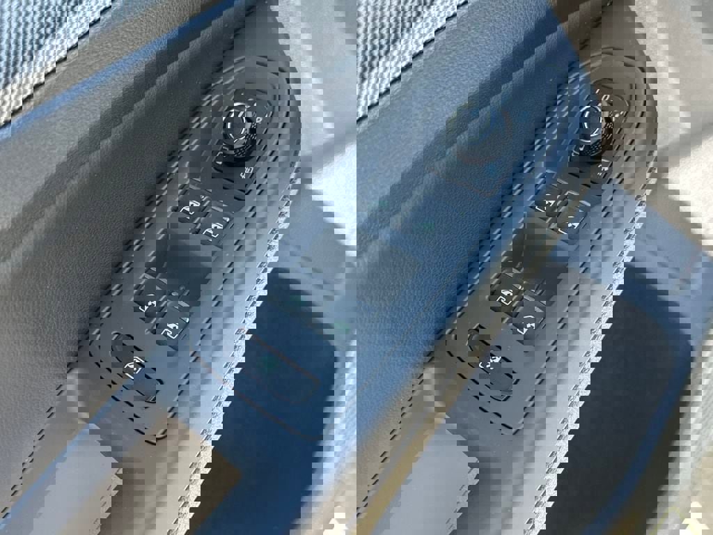 New 2025 Volkswagen GTI SE image 11