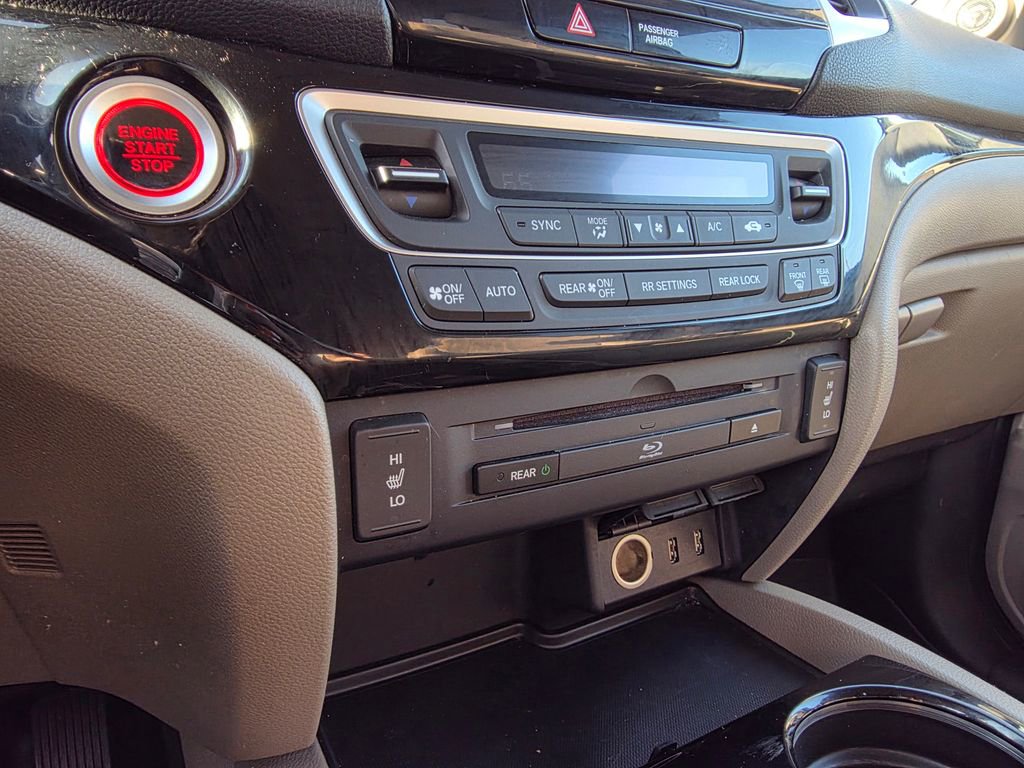 Used 2018 Honda Pilot Touring image 19