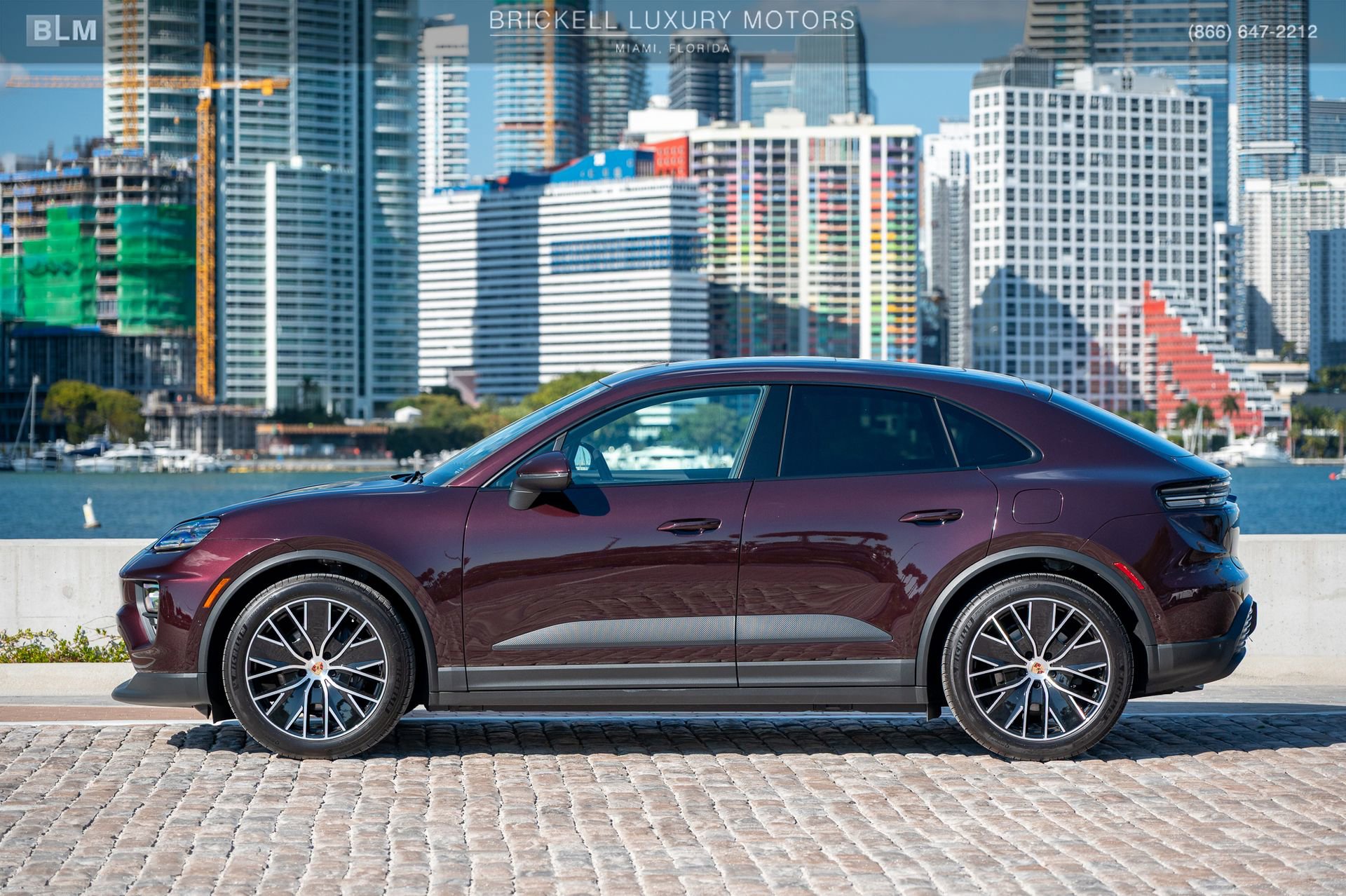Used 2025 Porsche Macan 4 Electric image 4