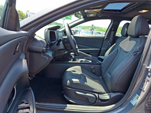 New 2026 Hyundai Elantra SEL Sport FWD image 6