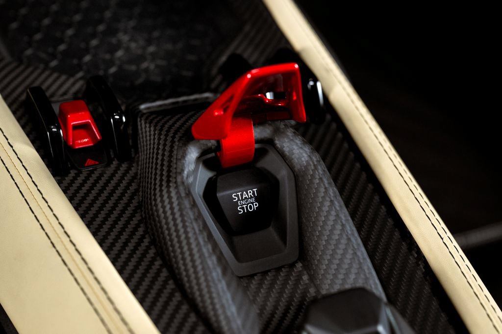 Used 2024 Lamborghini Revuelto AWD/4WD image 44