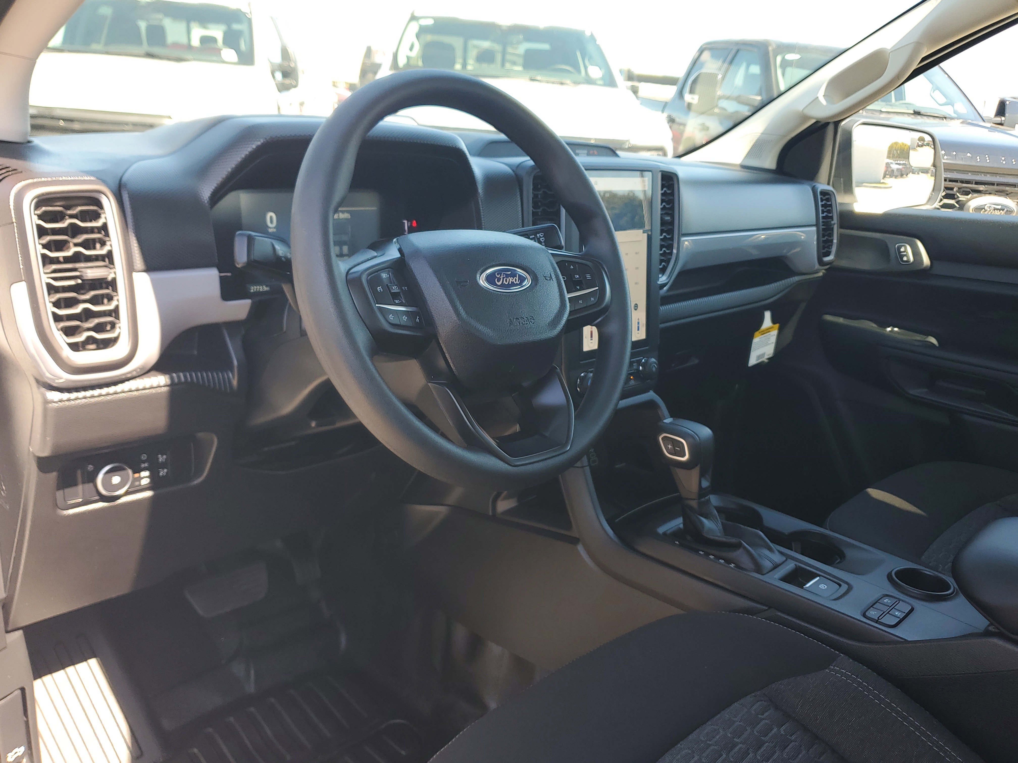 Used 2025 Ford Ranger XL image 9